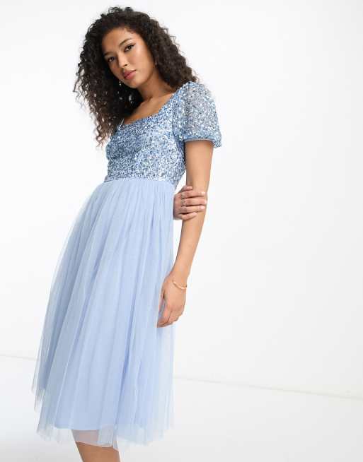 Maya - Bruidsmeisjes - Midi jurk met pofmouwen in babyblauw