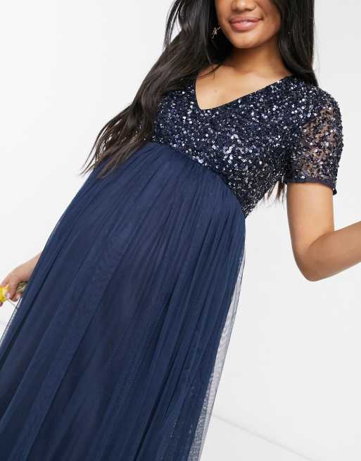 Maya Maternity - Vestito lungo da damigella in tulle blu navy con scollo a V e delicate paillettes tono su tono, 3 di 4