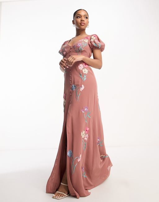 Maya - Maxi jurk met pofmouwen en borduursels in karamel en roze