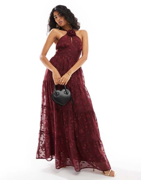 Maya – Neckholder-Maxikleid in Beerenrot geblümt mit Ansteckblume - view 1