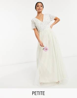 Maya Petite Bridal Maxikleid mit V Ausschnitt Tull und farblich abgestimmten feinen Pailletten in Ecru ASOS