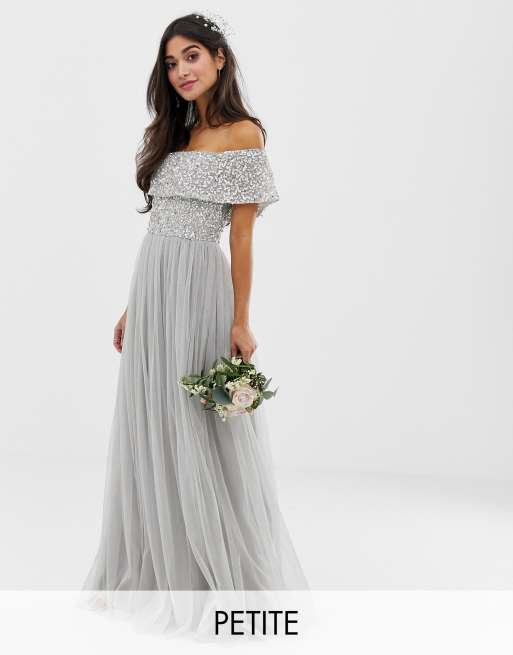 Maya Petite Bridesmaid – Srebrna tiulowa sukienka maxi z dekoltem bardot  i cekinami