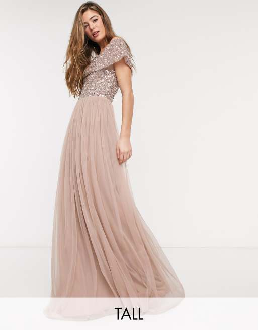 Maya - Petite - Lange tule bruidsmeisjesjurk met bardot-halslijn met fijne lovertjes geheel in zachtroze