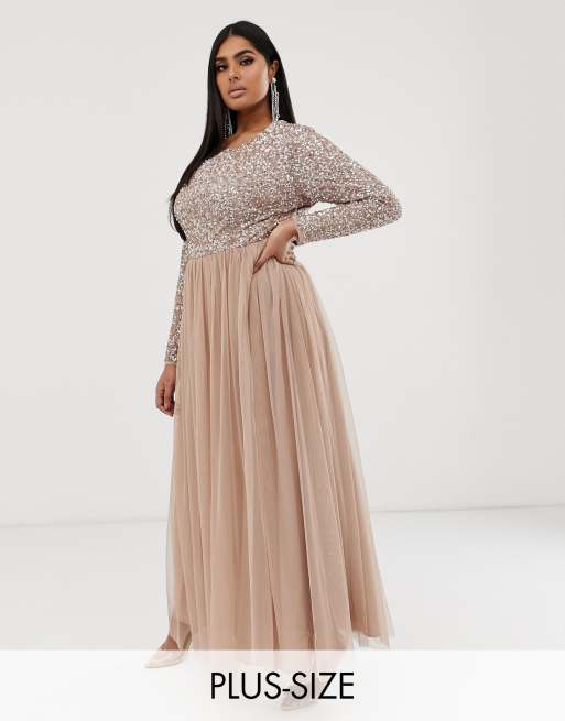 Maya Plus - Lange tule bruidsmeisjesjurk met lange mouwen met delicate taupe lovertjes in dezelfde kleurschakering