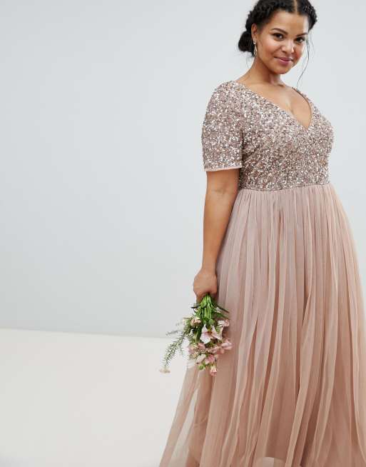 Maya Plus Robe longue de demoiselle d honneur en tulle a col V et sequins delicats ton sur ton ASOS