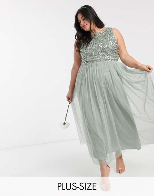 Maya Plus - Robe longueur mollet de demoiselle d'honneur en tulle sans manches avec superposition à sequins délicats ton sur ton - Vert sauge