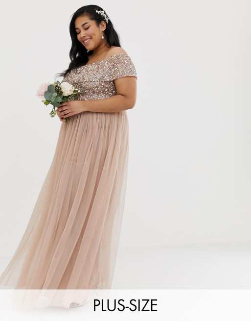 Maya Plus - Vestito lungo da damigella in tulle taupe cipria con raffinate paillettes tono su tono e spalle scoperte  