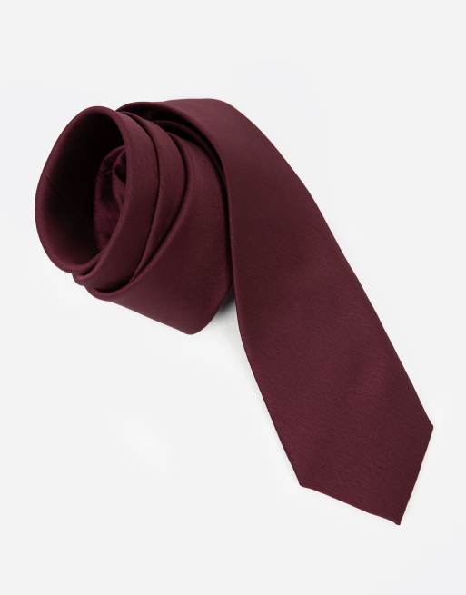 Maya Satin tie pocket square set in cranberry, 2 of 3