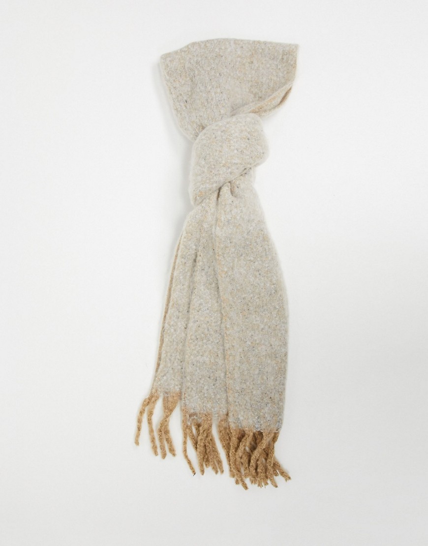 фото Меланжевый пушистый шарф бежевого цвета с кисточками asos-коричневый asos design