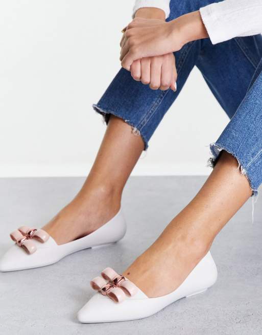 Melissa – Białe gumowe buty na płaskiej podeszwie, z noskami w szpic