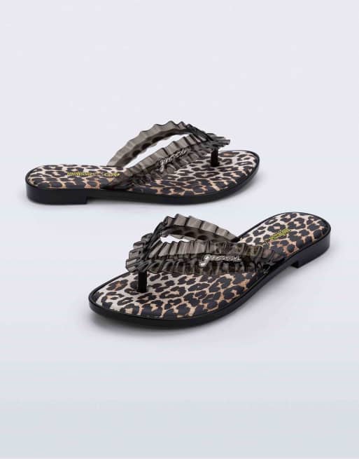 Melissa x GANNI slim flip flops in black, 3 of 4