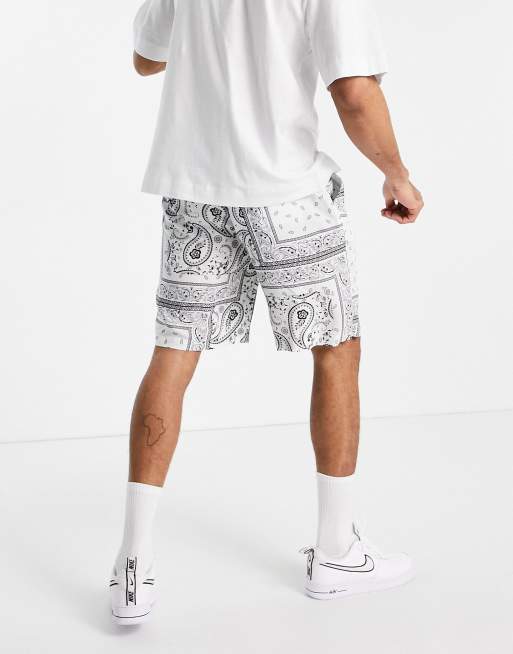 Mennace bandana print pull-on shorts in white