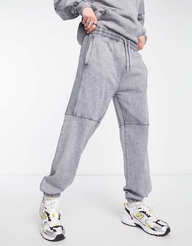 Mennace relaxed sweatpants in light gray with waffle paneling - part of a set