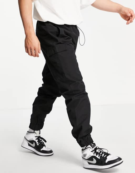 Mennace – Svart cargobyxor i nylon