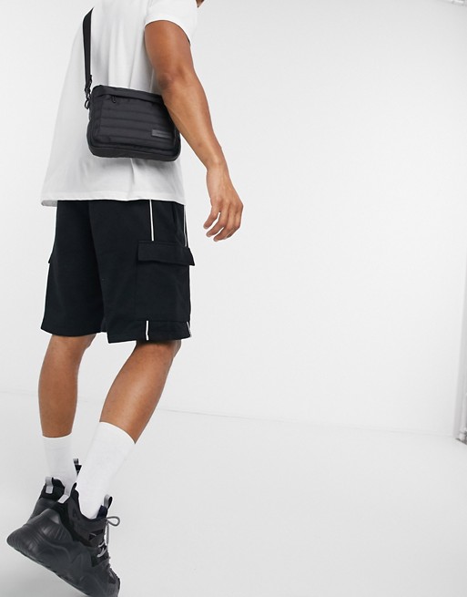 Mennace utility pocket shorts with piping in black