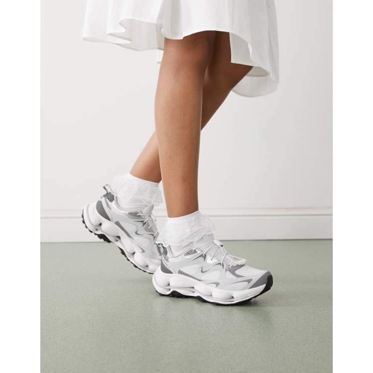 Merrell Speedarc Matis trainers in white and pigeon | ASOS