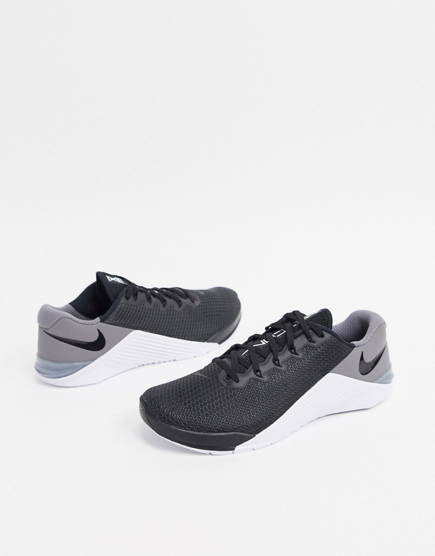 Metcon 5 sneakers i sort fra Nike Training