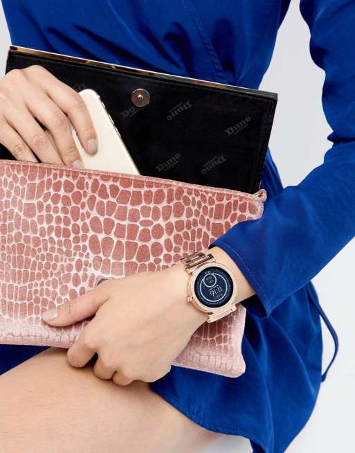 Montre connectée discount sofie michael kors