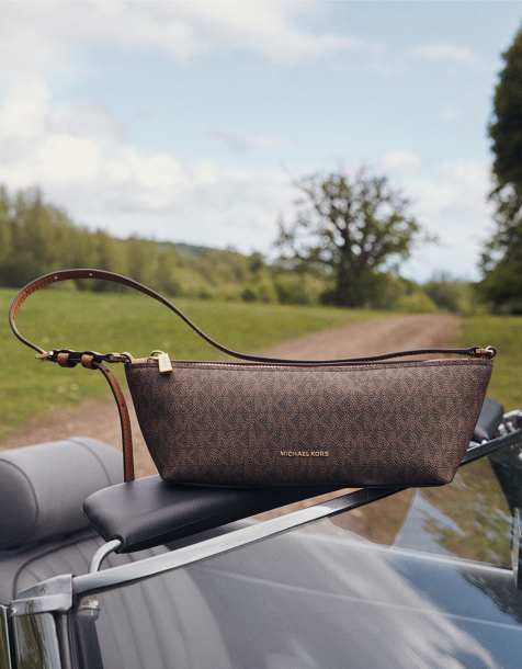 Michael Kors Laila mini schoudertas met bruine monogramprint - view 1