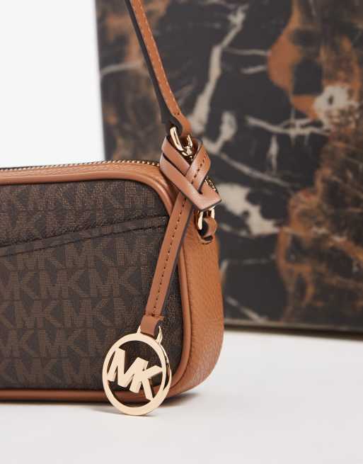 Michael Kors May pochette crossbody tas in bruine monogramprint, 3 van 4