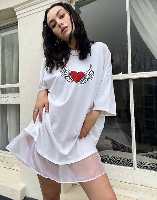 Milk It – Sukienka T-shirtowa w stylu vintage z dołem z organzy i nadrukiem serca