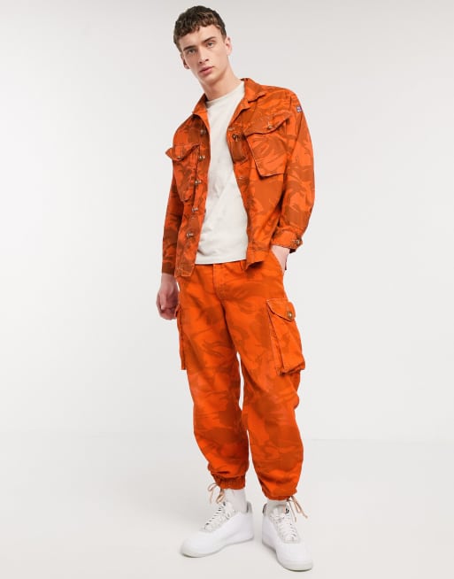 Pantaloni cargo sales mimetici arancioni