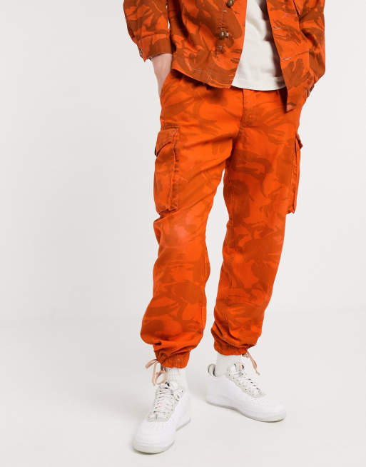 Pantaloni cargo mimetici arancioni online