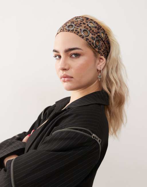 【在庫わずか！】minga LONDON / 個性的 ヘアバンド Minga London leopard print headband with eyelets | ASOS