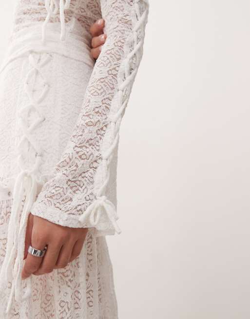 Minga London textured lace off shoulder top in off white, 3 of 4