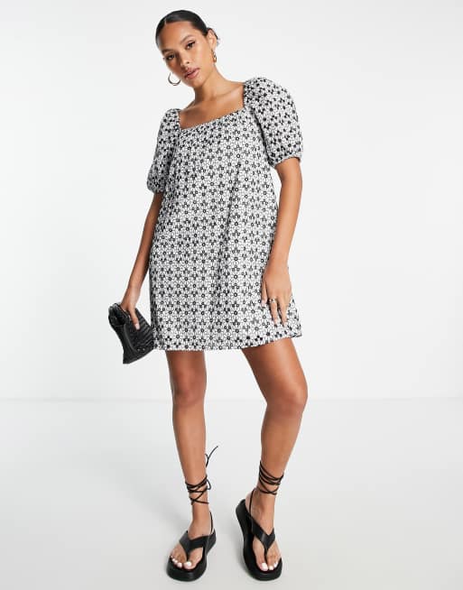 & Mini vestido de algodón bordado de Other Stories en blanco - BLANCO