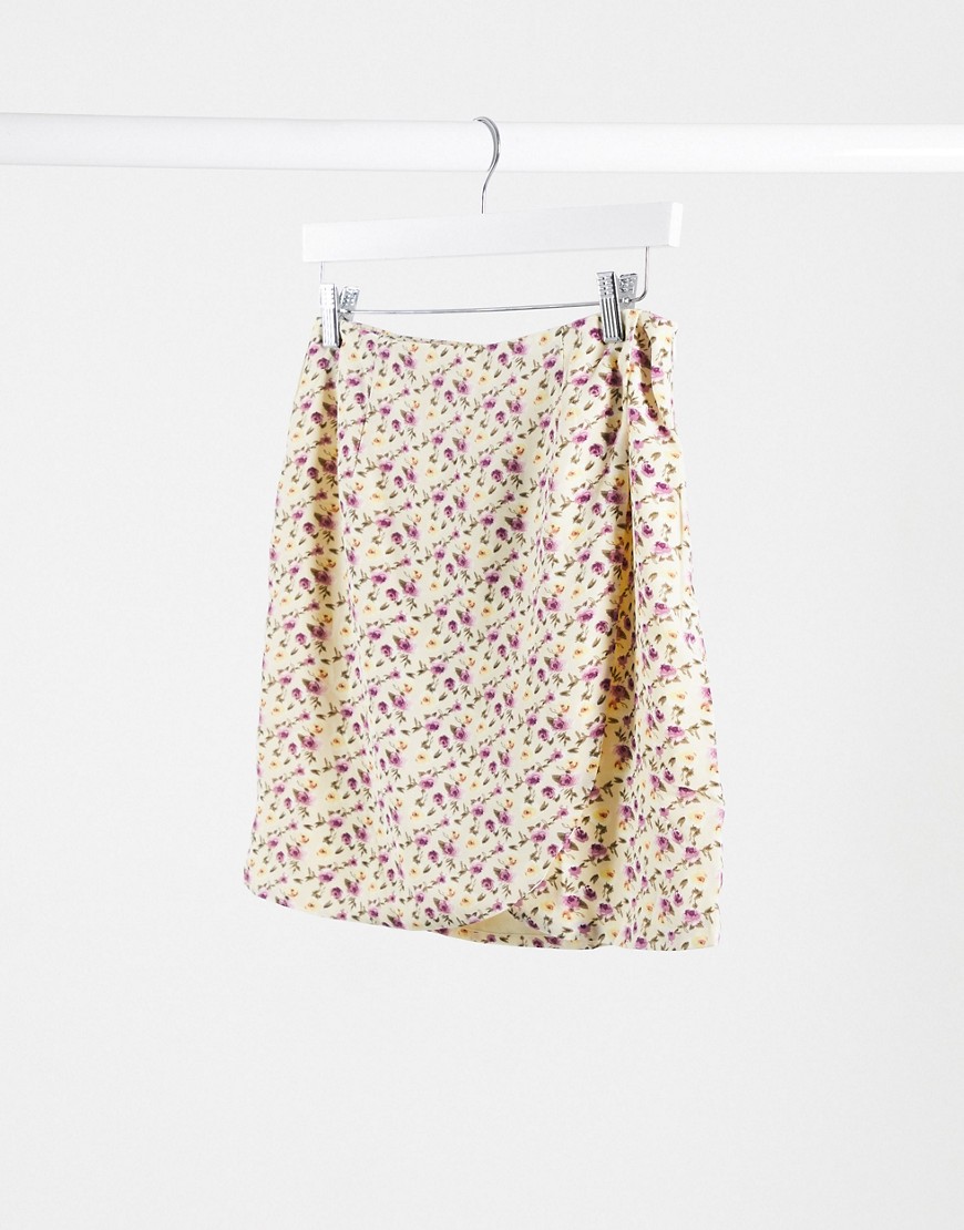 фото Мини-юбка с запахом и цветочным принтом lola may-мульти