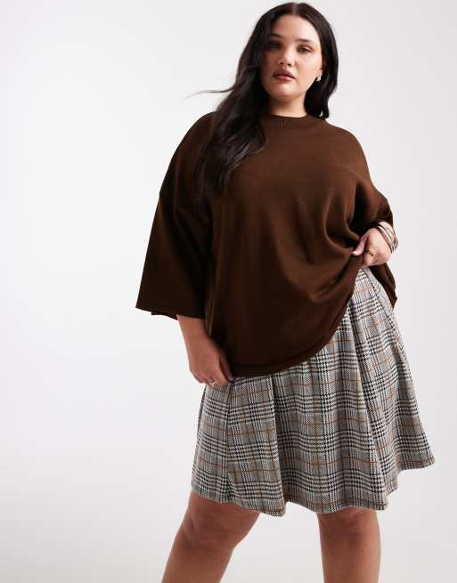 Minifalda a cuadros negros con vuelo de New Look Curve, 2 de 5