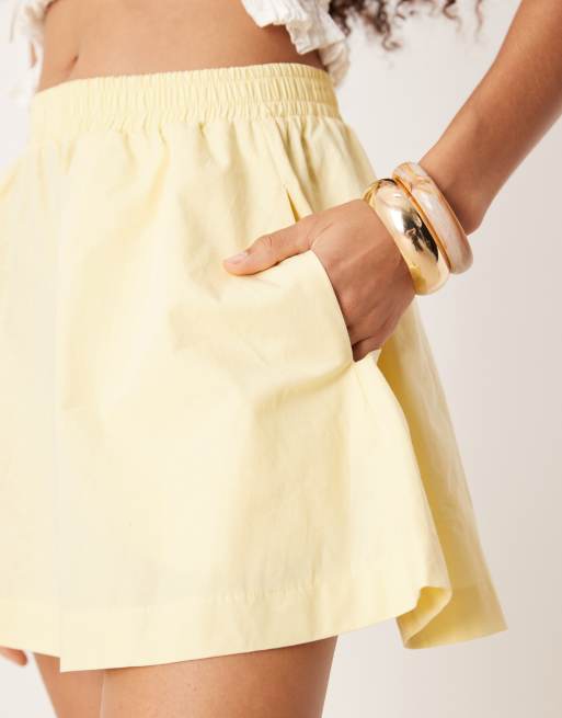 Minifalda amarillo pastel de corte voluminoso circular de ASOS DESIGN, 5 de 5