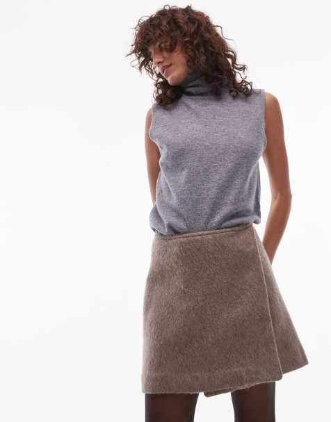 Minifalda beis cruzada con detalle de botón delantero de tejido texturizado lanudo de mezcla de lana de ARKET - view 1