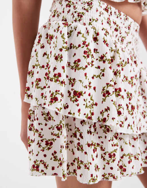 Minifalda blanca con estampado floral y volantes de ONLY (parte de un conjunto), 4 de 5