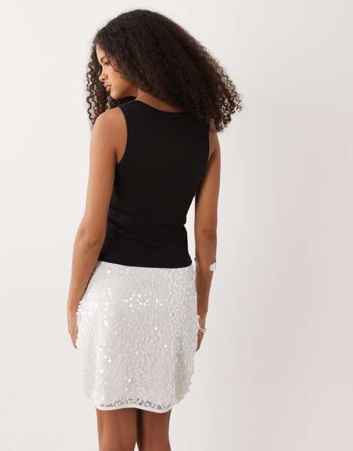 Minifalda blanca de lentejuelas de New Look, 3 de 5