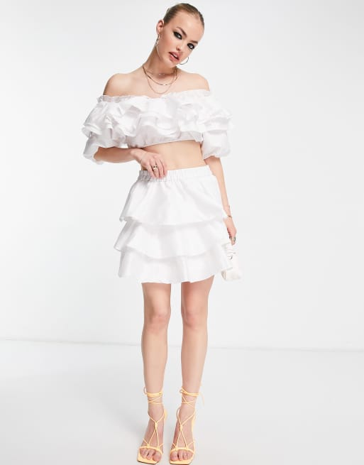 Minifalda blanca escalonada de Vero Moda (parte de un conjunto)