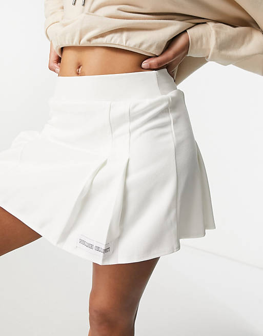 Minifalda blanca plisada de Public Desire