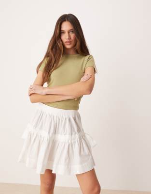 Minifalda blanca plisada de VRG GRL - view 1