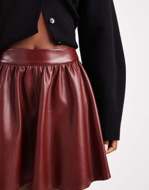 Minifalda burdeos con detalle voluminoso de cuero sintético de ASOS DESIGN, 5 de 5