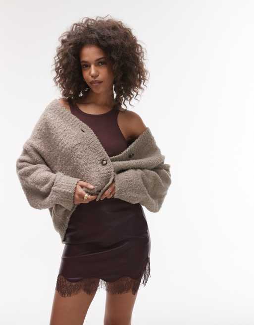 Minifalda burdeos de cuero sintético con insertos de encaje de Topshop, 2 de 5