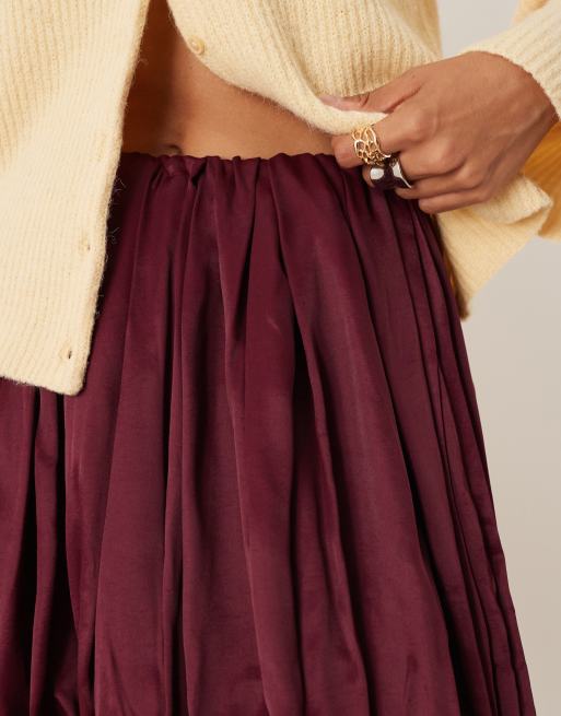 Minifalda color ciruela con bajo abullonado de satén de ASOS DESIGN, 5 de 5
