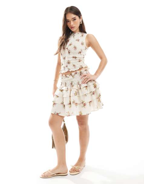 Minifalda escalonada con estampado de florecitas, volantes y detalle fruncido de ASOS DESIGN - view 1