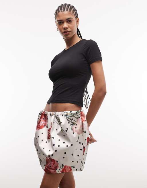 Minifalda estructurada con estampado floral de satén de ASOS DESIGN, 2 de 5