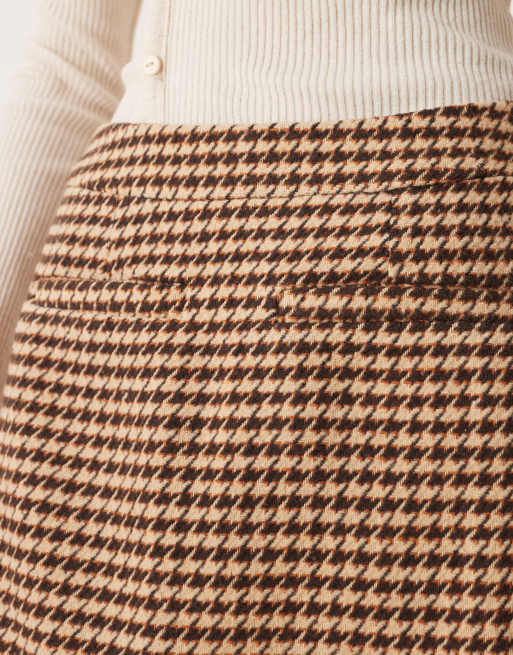Minifalda marrón a cuadros con detalle de bolsillo de Threadbare, 4 de 5