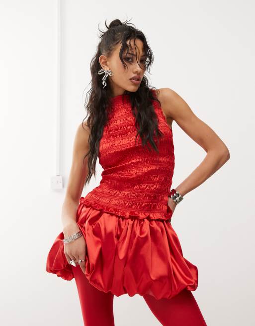 Minifalda muy corta roja abullonada de satén Claudia de Amy Lynn (parte de un conjunto), 3 de 5