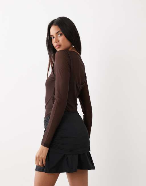 Minifalda negra ceñida con cintura plegada de poliamida de ASOS DESIGN, 4 de 5