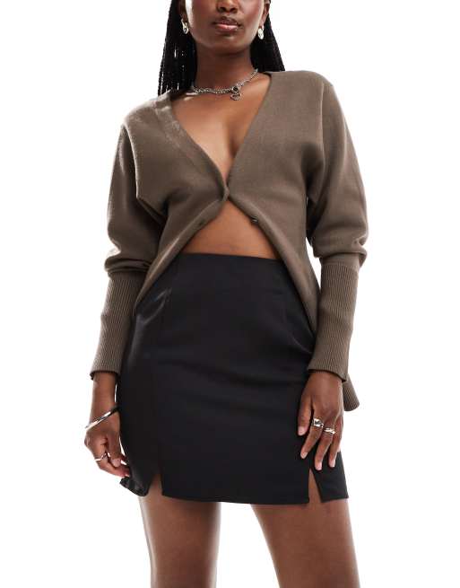 Minifalda negra con muesca en la parte delantera de Vero Moda