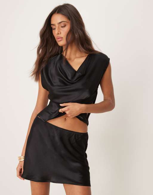 Minifalda negra de corte al bies de satén de ASOS DESIGN (parte de un conjunto)