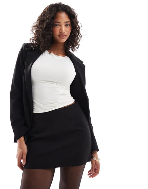 Minifalda negra de corte evasé de Vero Moda (parte de un conjunto), 2 de 5